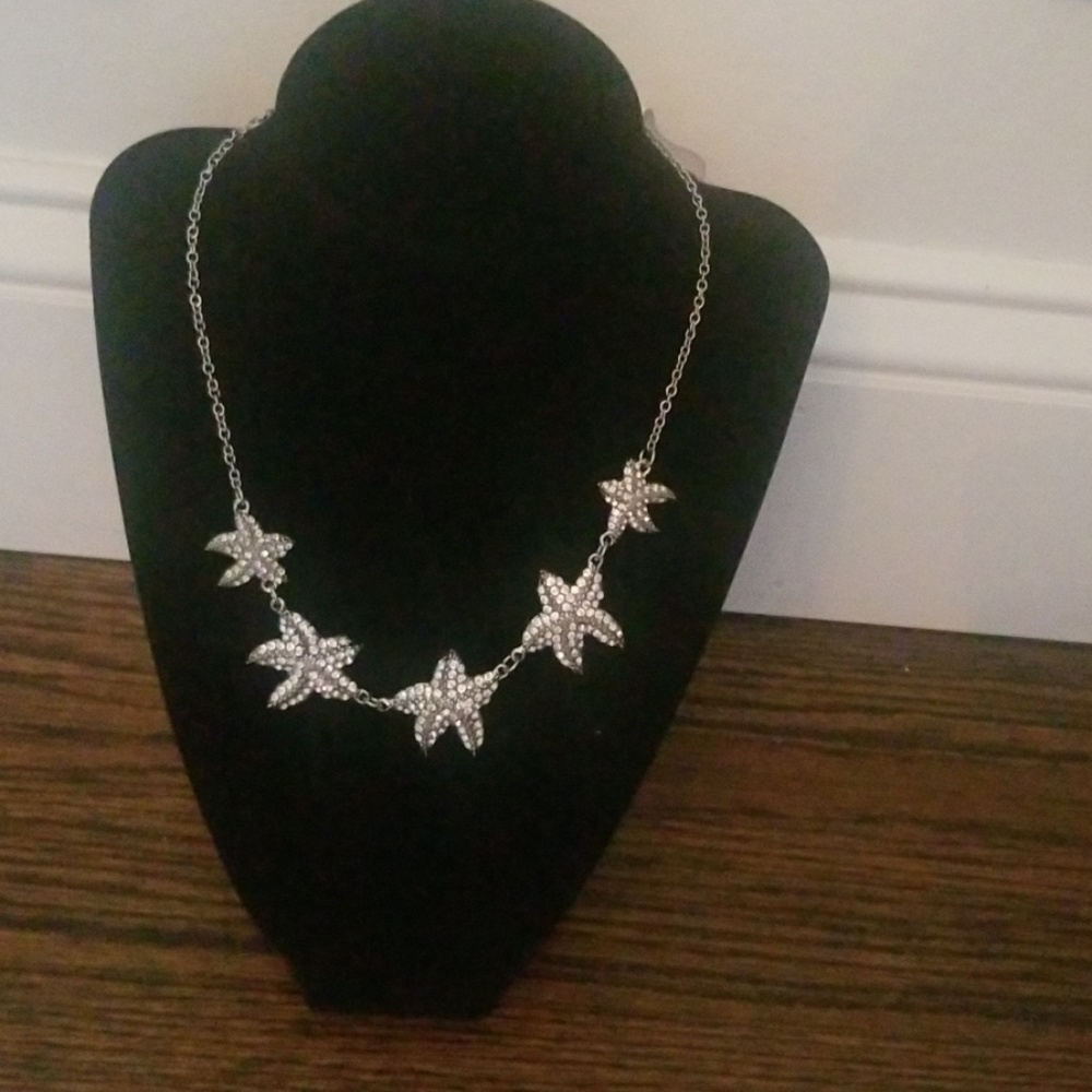 CHARMING CHARLIES DIAMOND LOOK STARFISH NECKLACE